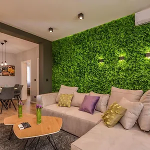 Urban Eden - Lux & Style, 2-bedroom, 2-bathroom Apartment