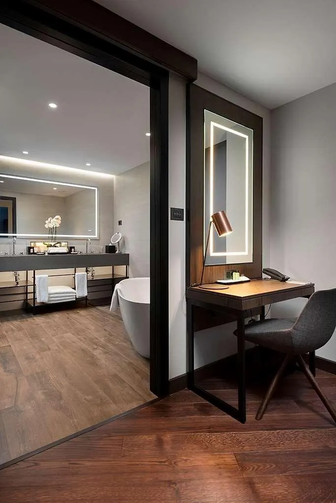 מלון Hyatt Regency סופיה 5*,
